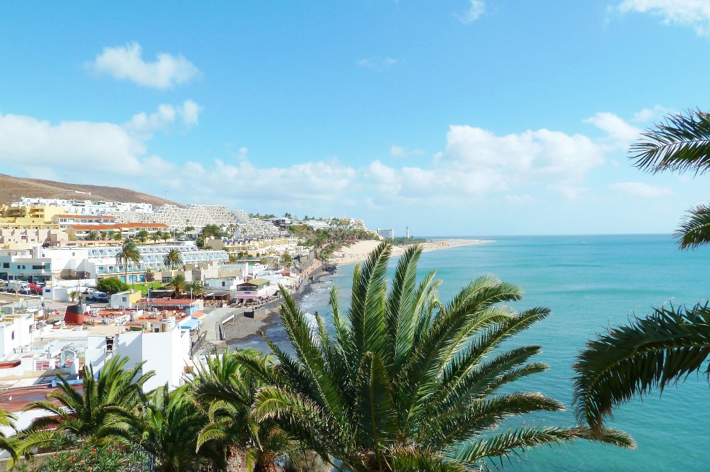 Terraza Del Apartamento Balcón De Jandía Con Vistas Al Faro Y Playa Jandía En Fuerteventura